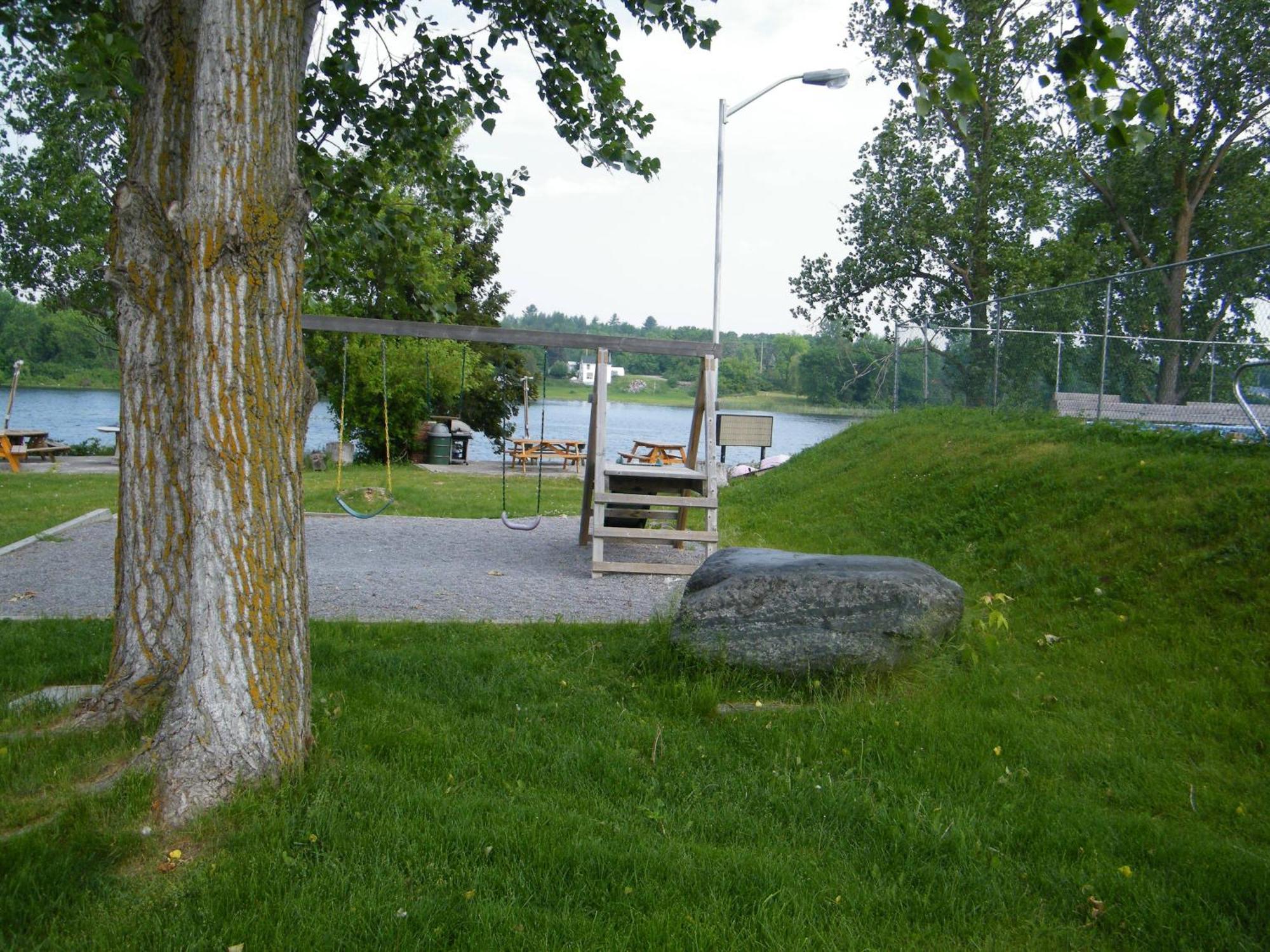 Campbellford River Inn Dış mekan fotoğraf